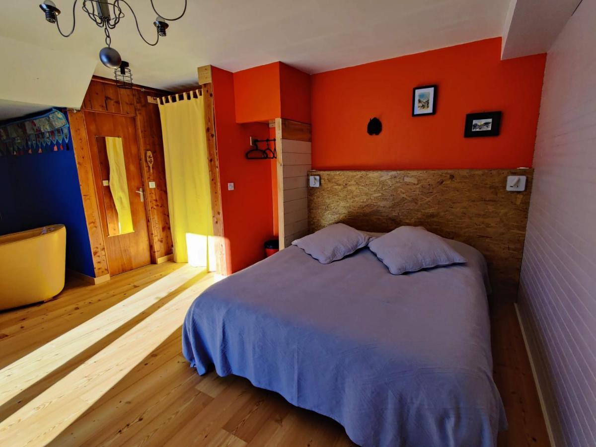 Chalet Ailleurs Appartement A Molines En Queyras Exterior photo