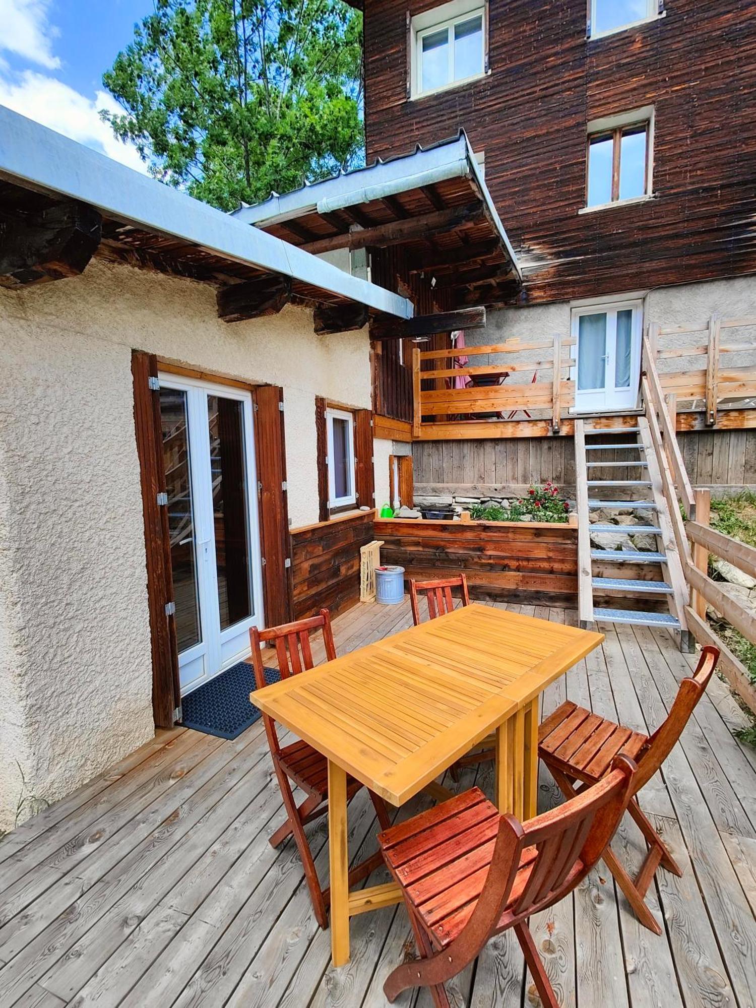 Chalet Ailleurs Appartement A Molines En Queyras Exterior photo
